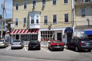 Park your car and explore Wolfeboro on foot!