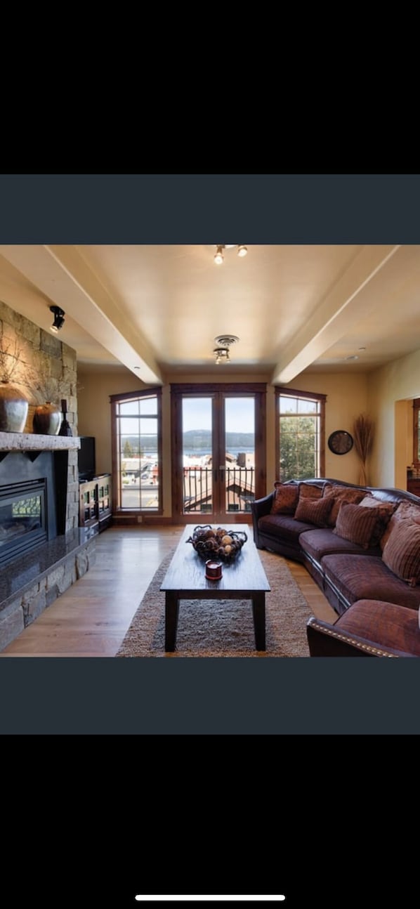 The Lakeview Penthouse in the heart of McCall!