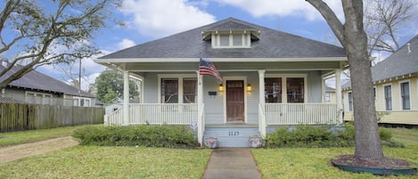 Updated Historic 1901 Bungalow.
5 star reviews