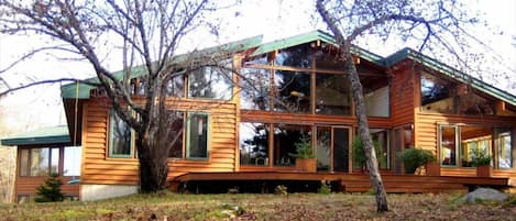 Large windows in every room