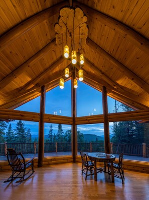 Blue twilight Great Room River Rd Lodge __DSC6024 Panorama_3000px