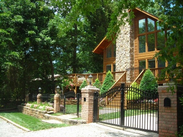 Side view of front of home and driveway