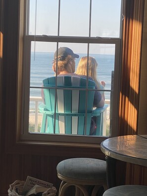 Daddy-daughter special moments watching the waves.