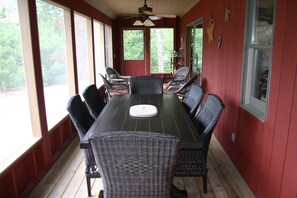 Dining for 6 on the porch