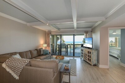 Amazing Oceanfront Condo on Amelia Island!