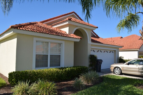 Superior solana resort home with very private setting