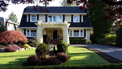 Luxury Award-Winning Stately Heritage Residence near Deer Lake