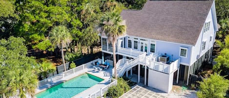 Amazing pool and backyard area for the entire family