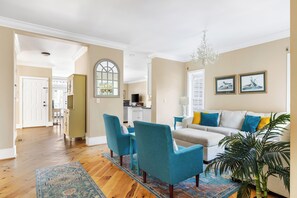 This cozy sitting area is the ideal spot for making memories with family and friends during your vacation.