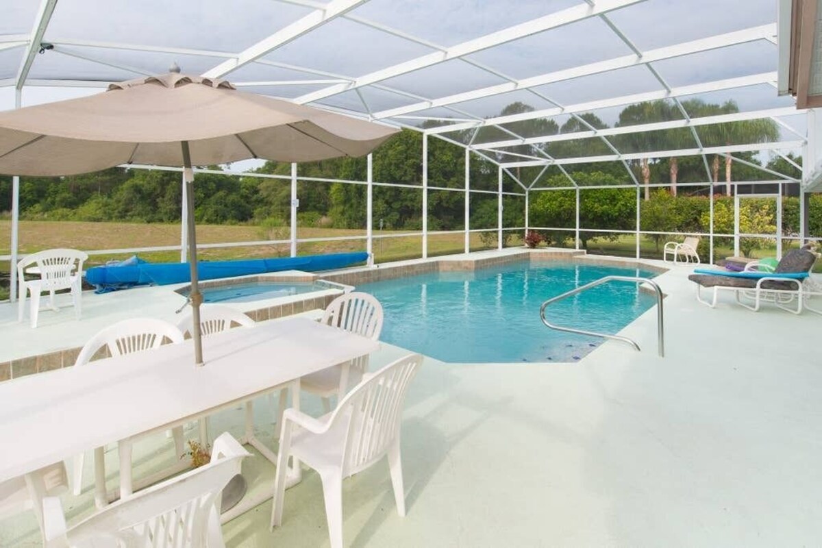 Secluded Luxury Pool Home, Close to Disney w/ Oversized pool Special offers now