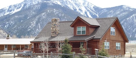 main cabin with lodge in the rear
