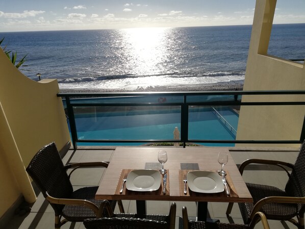 Amazing views with the sound of the waves