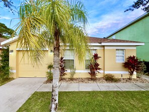 Love the bungalow with no stairs to climb and 4 bedrooms to sleep.