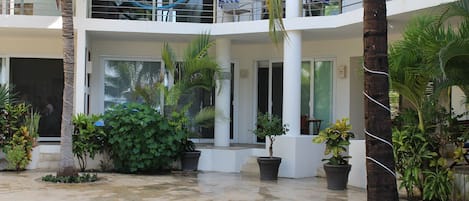 Ground Floor Paradise...walk straight out to the pool/ocean