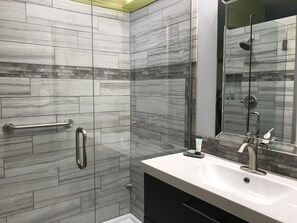 60x37 walk-shower