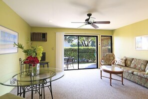 Roomy livingroom