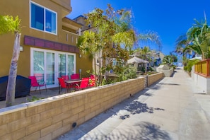 Belmont Beach House, steps away from the beach! Ground level patio not included 