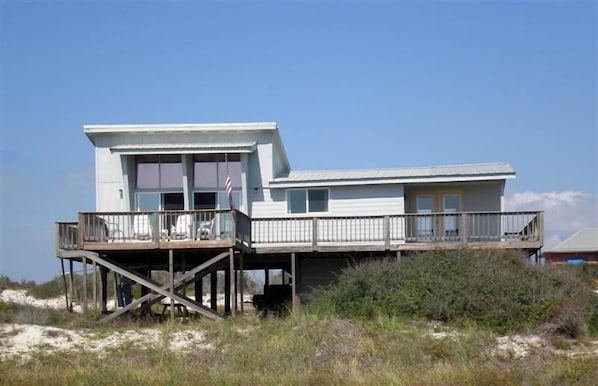 Front view of Sea Dunes