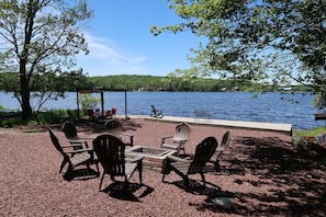 Plenty of outdoor seating with great lake views