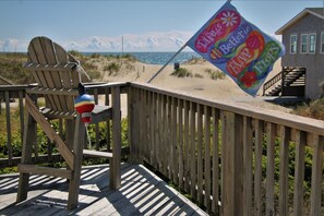 Can't beat the front deck with lots of seating for a great place to relax! 