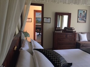 Main Bedroom / Bedroom 1
