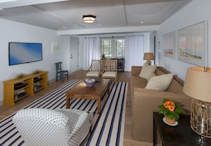 Oyster Pond at Chatham Townhome 31 Living Room