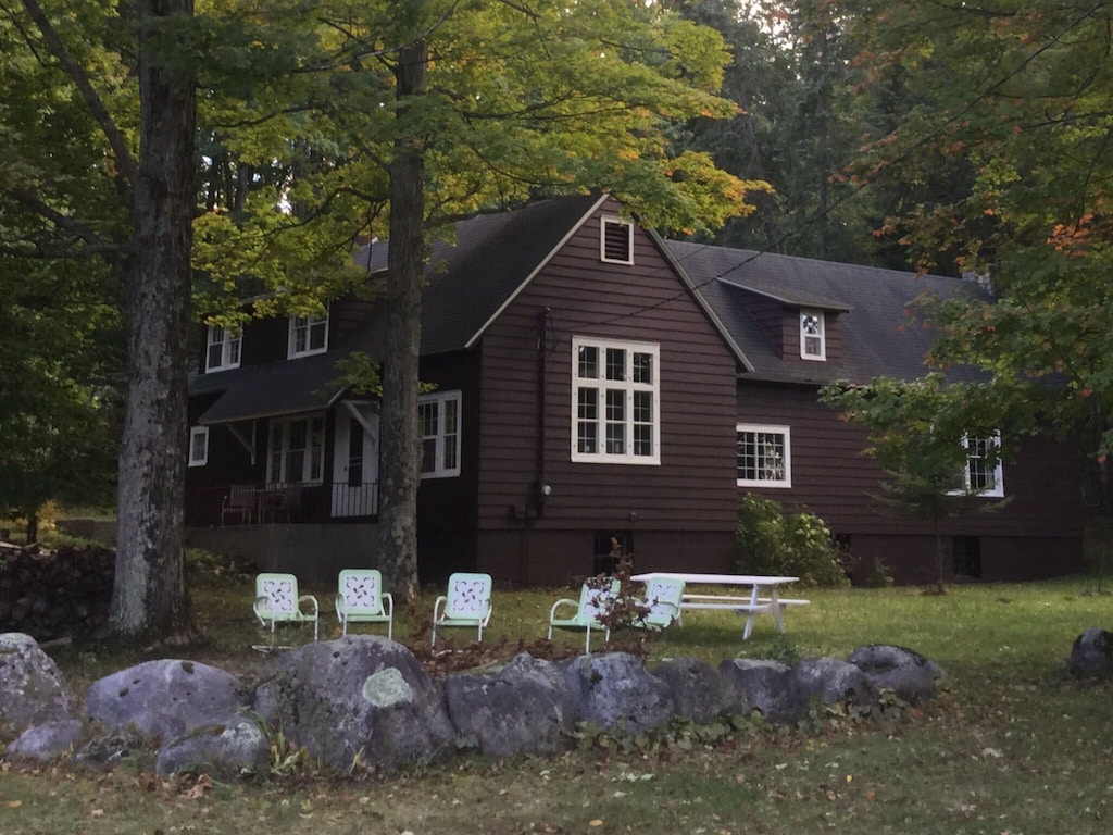Glen Lake Sleeping Bear Dunes Historic Home On 5 Acres Empire