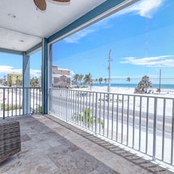 2nd Floor Lanai