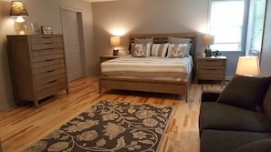 Master w/ king bed and sleeper full. En suite full bath w/ antique claw foot tub