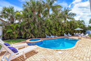 Island Beach House - private heated pool & spa