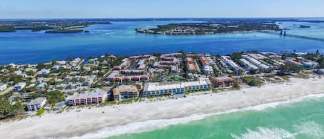 Complex is located between sandy gulf beaches and the Anna Maria sound 