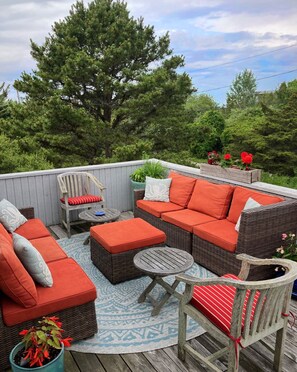 Upstairs deck area...with sunsets!