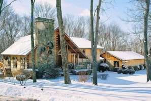 Front of The Cabin at The Crossroads