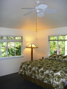 Room for Family and Friends in a Secluded Rain Forest Setting