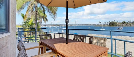 Wonderful balcony overlooking the bay