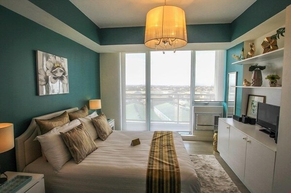The Azure Urban Resort Miami Tower