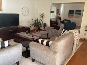 Lounge and Smart TV