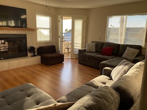 392 Franklin main living room area with beautiful balcony ocean views