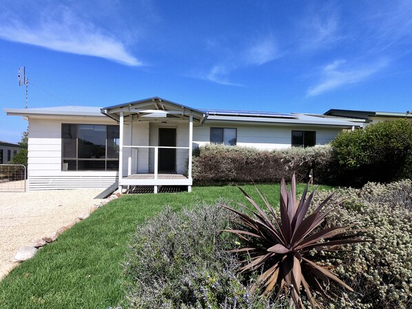 Dune View Robe is located 200 metres from the beach.