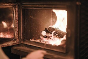 Acosylogfireforthoseschillynights