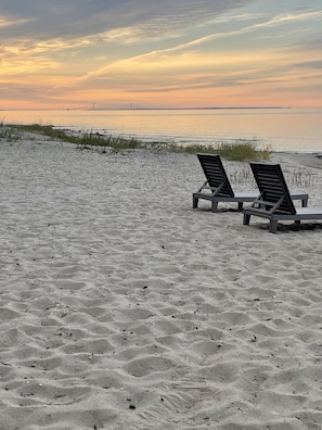 150' Private Lake Huron Beach - Beautiful Mackinac Bridge views!