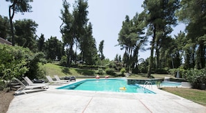 Awesome swimming pool shared with 8 villas