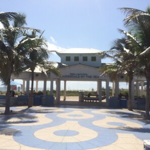 Lauderdale by the sea pavilion entrance to the beach 