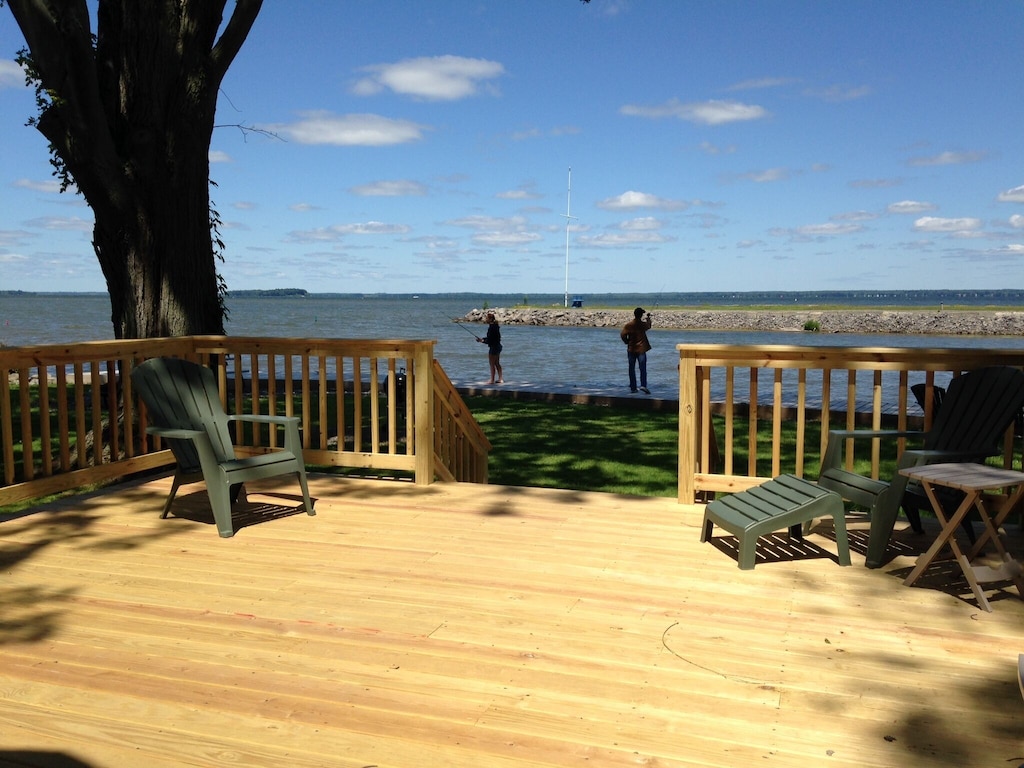 Boating/Fishing Gem 2 on Oneida Lake, near Bridgeport, NY. Onondaga