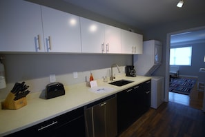 Brookwood Courtyard Condos - with Washer Dryer and Dishwasher