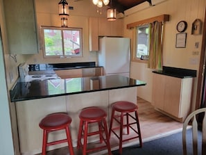 New kitchen peninsula