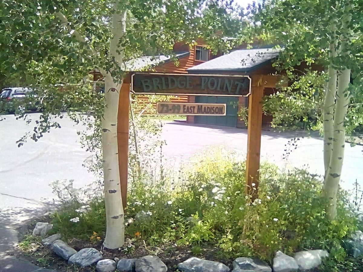 Frisco Ski and River Townhome..NOT A SEASONAL RENTAL<br>No Pets