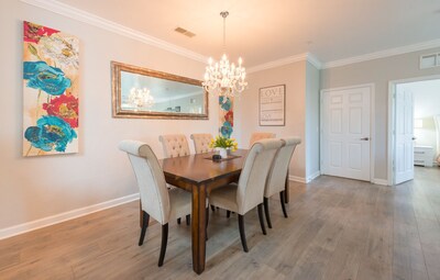 Luxurious Award Winning Newly Renovated 2+2 Condo Near Disney and Universal