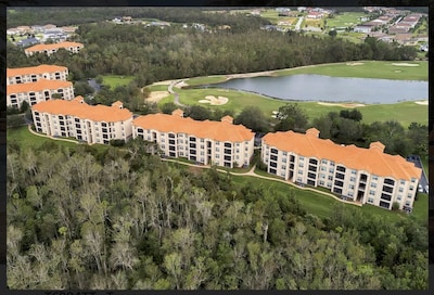 Luxurious Award Winning Newly Renovated 2+2 Condo Near Disney and Universal