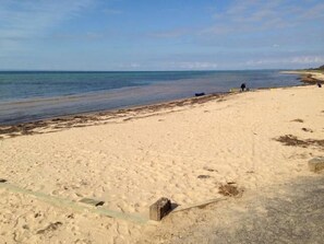 Safe swimming beach 800 metres from the house